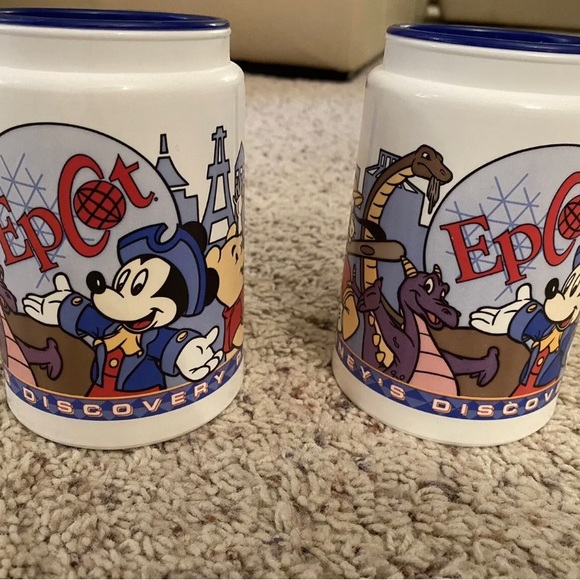 Walt Disney World Epcot Souvenir Refillable Mug- Mixed Disney Characters -EUC - Picture 5 of 8